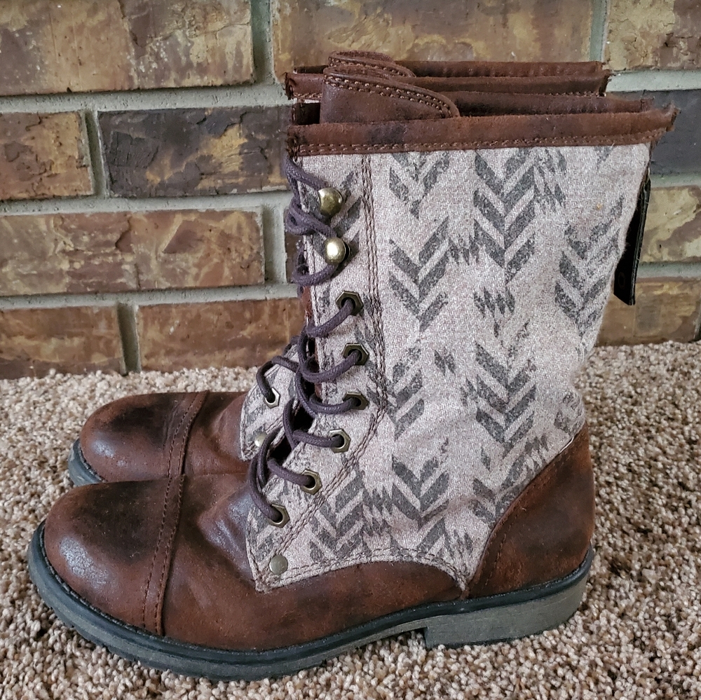 Roxy Concord Boots - 7.5